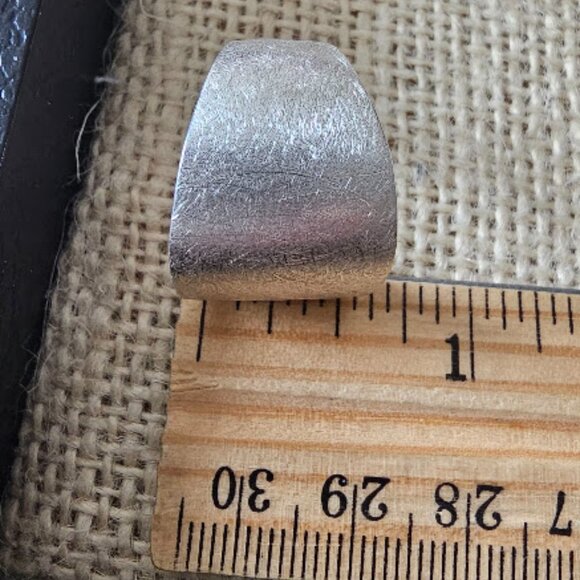 Retired Silpada Brush Stroke Finish Ring - size 8 - Picture 7 of 7